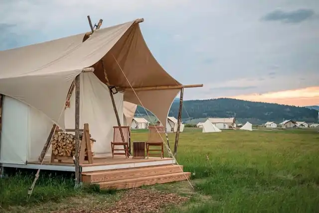 Under Canvas Yellowstone Garten