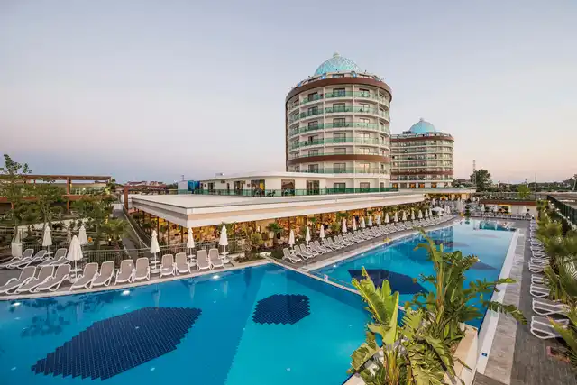 Dream World Aqua Hotel Pool