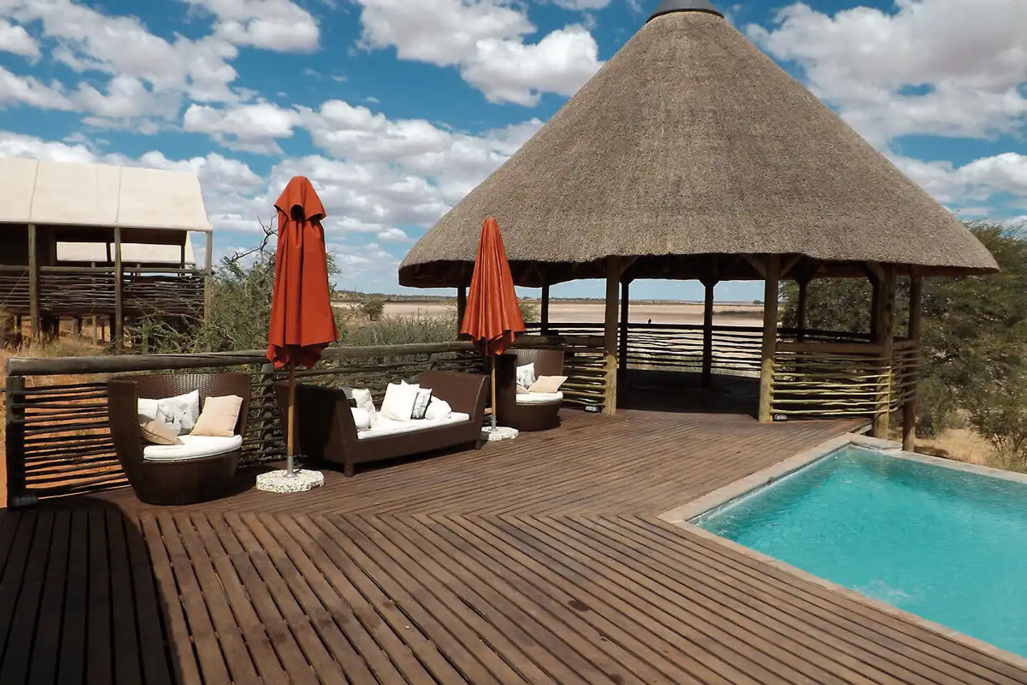 Intu Afrika - Suricate Kalahari Tented Lodge Terrasse
