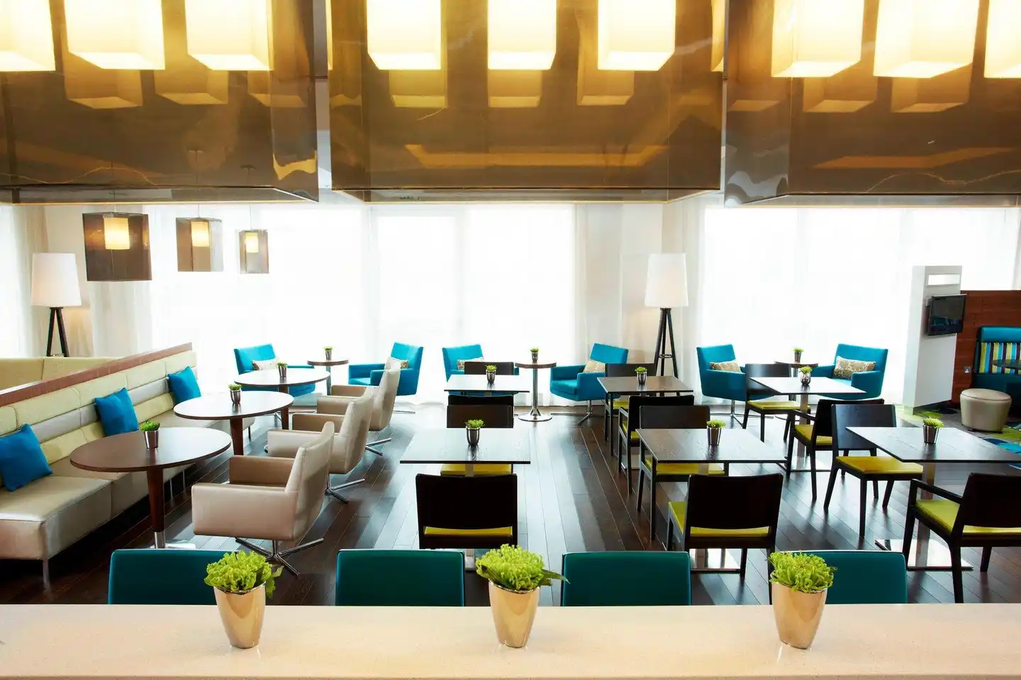 Courtyard by Marriott Aberdeen Airport Lobby