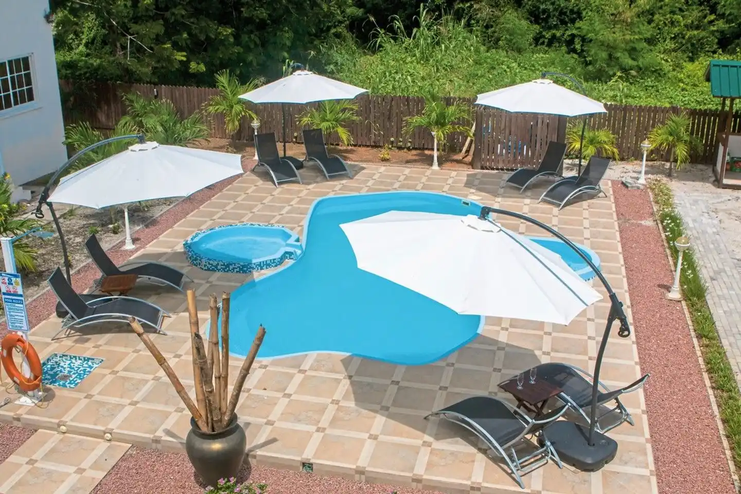 Villa Koket Pool