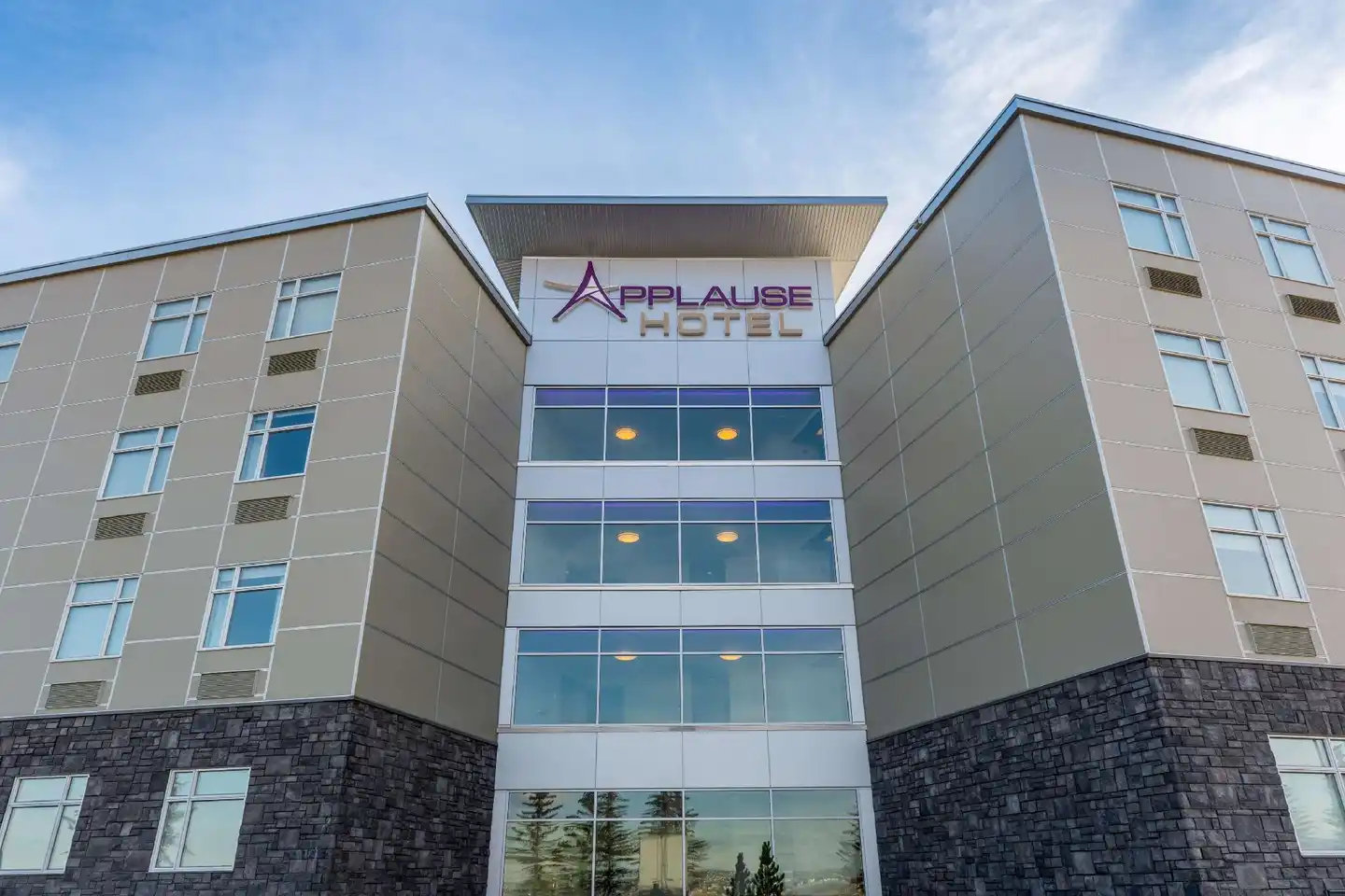 Applause Hotel Calgary Airport Aussenansicht