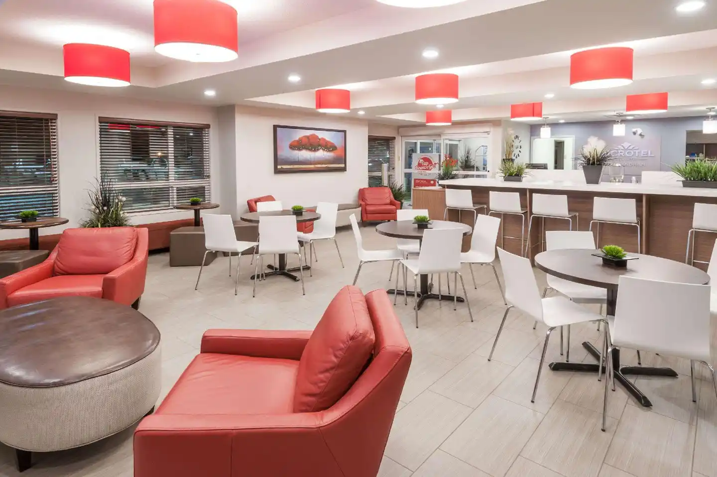Microtel Inn & Suites by Wyndham Fort St John Bar