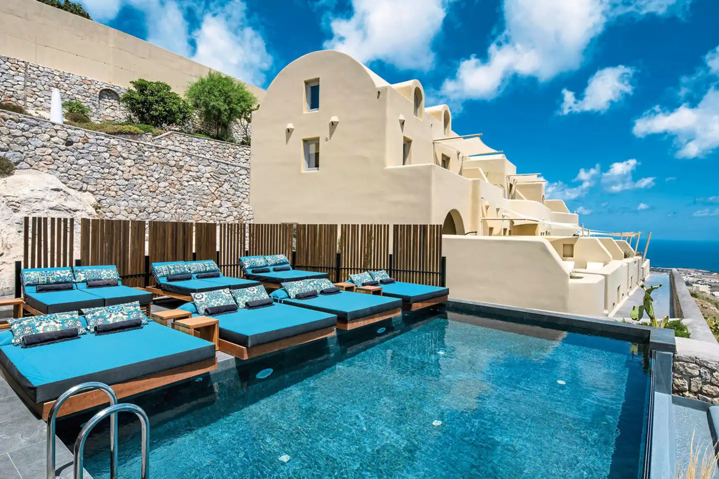 Skyfall Suites Aussenansicht