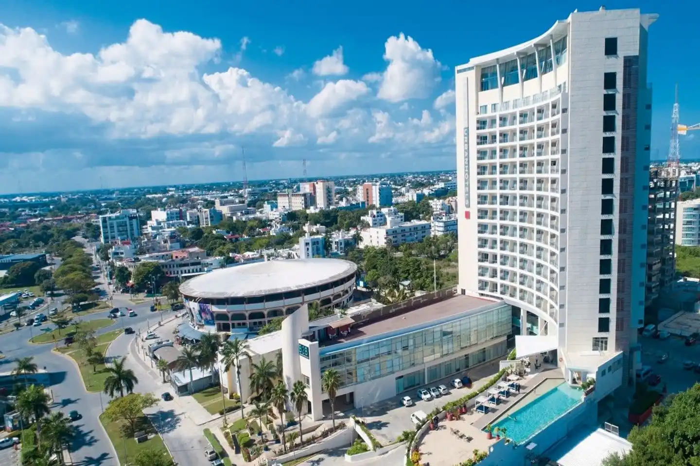 Krystal Urban Cancun Aussenansicht