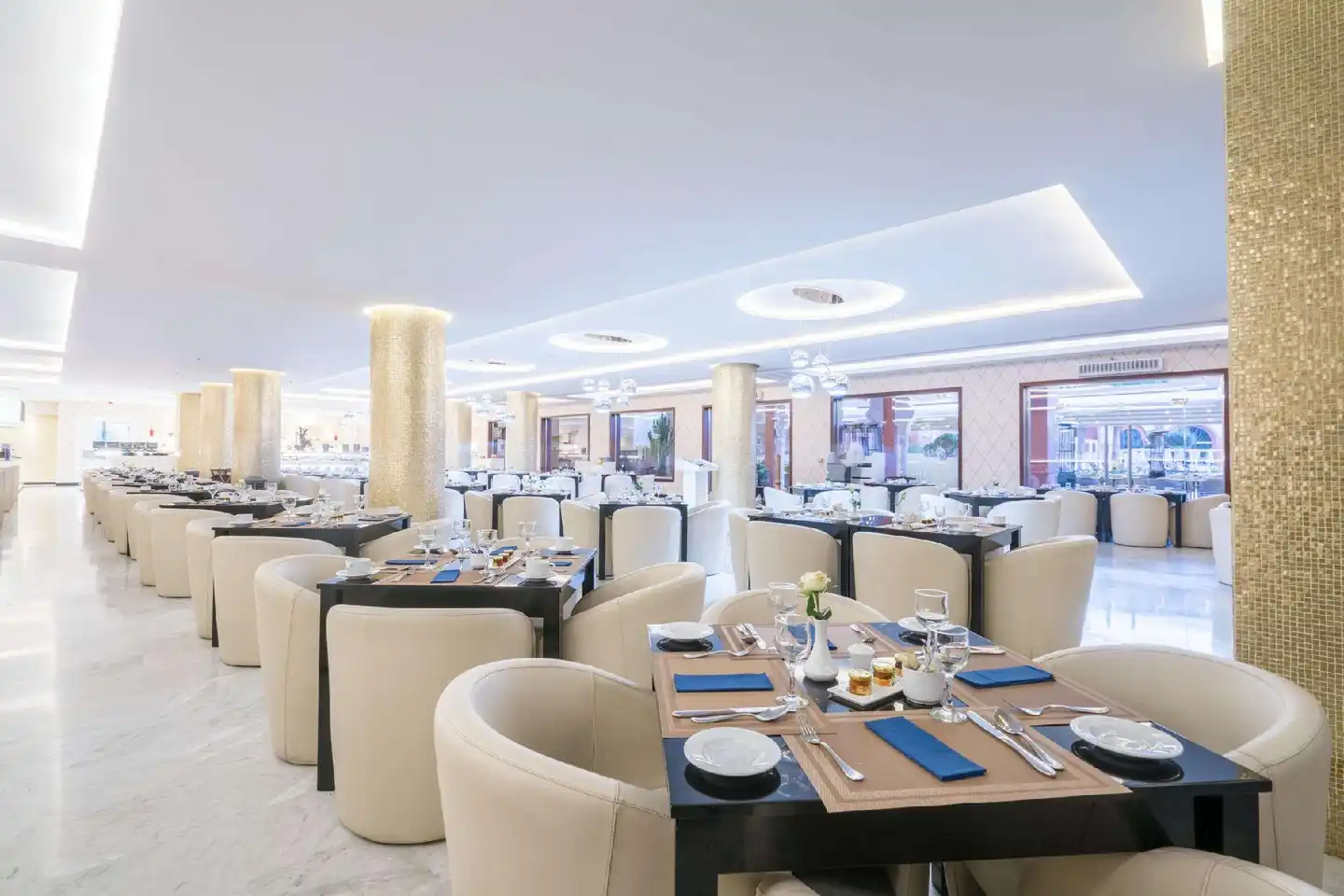 Savoy Le Grand Hotel Restaurant