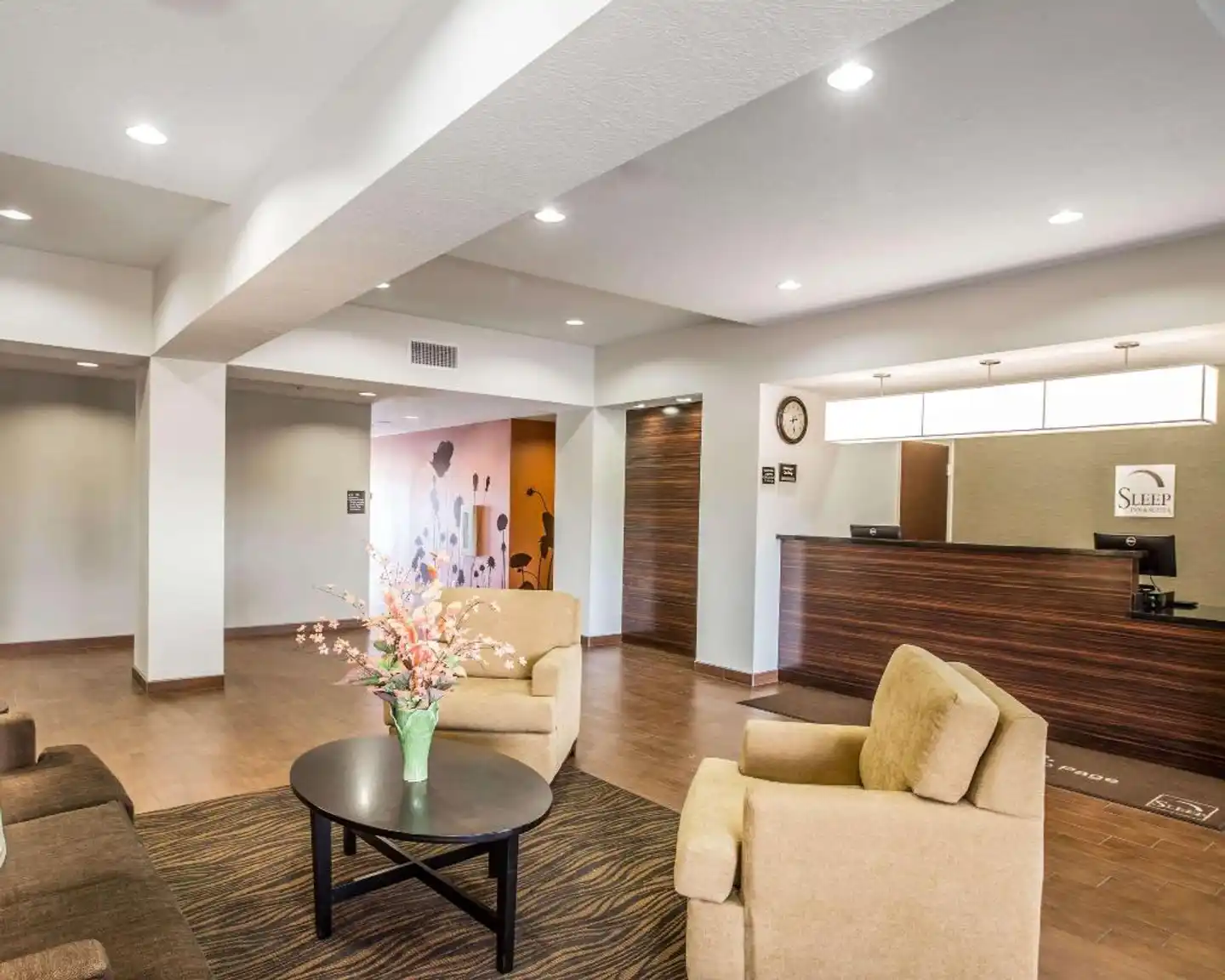 Sleep Inn & Suites at Lake Powell Lobby
