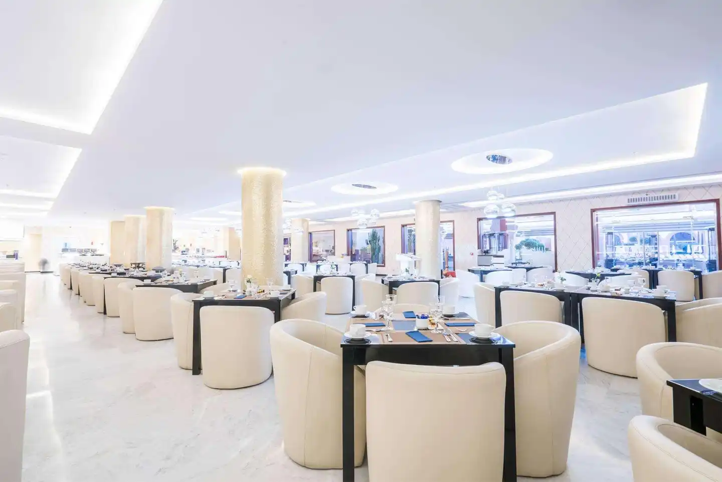 Savoy Le Grand Hotel Restaurant