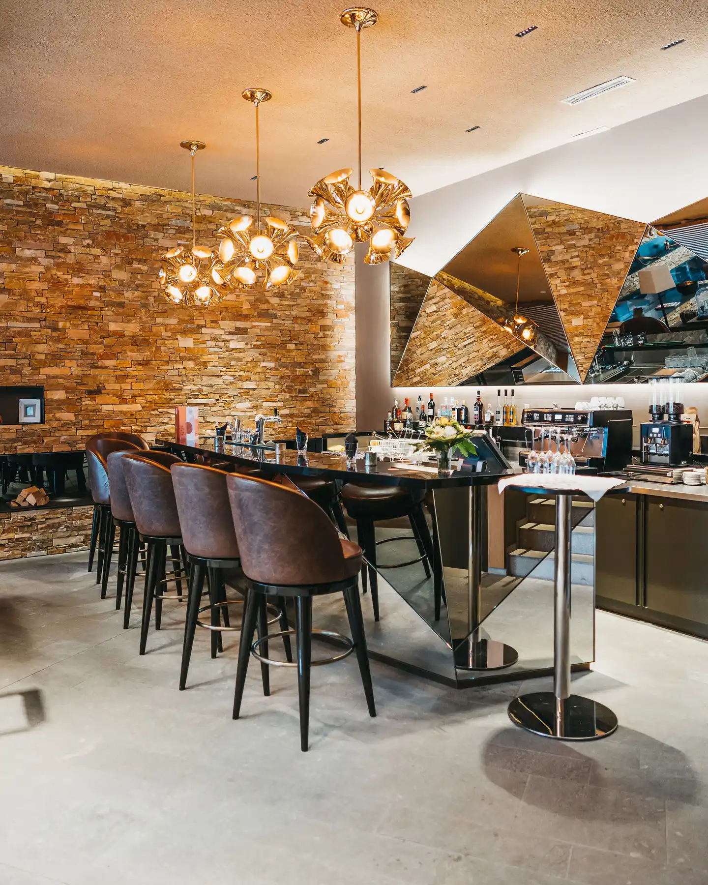 Peaks Place Bar