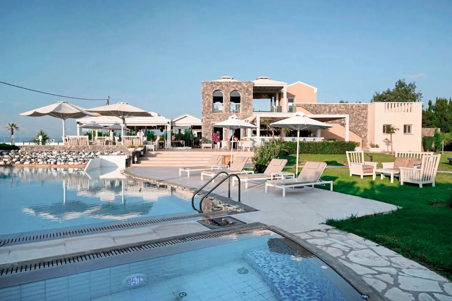 Restia Suites Exclusive Resort Pool