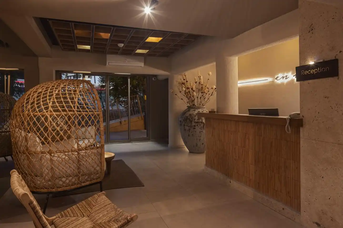 En Vie Beach - Boutique Hotel Lobby