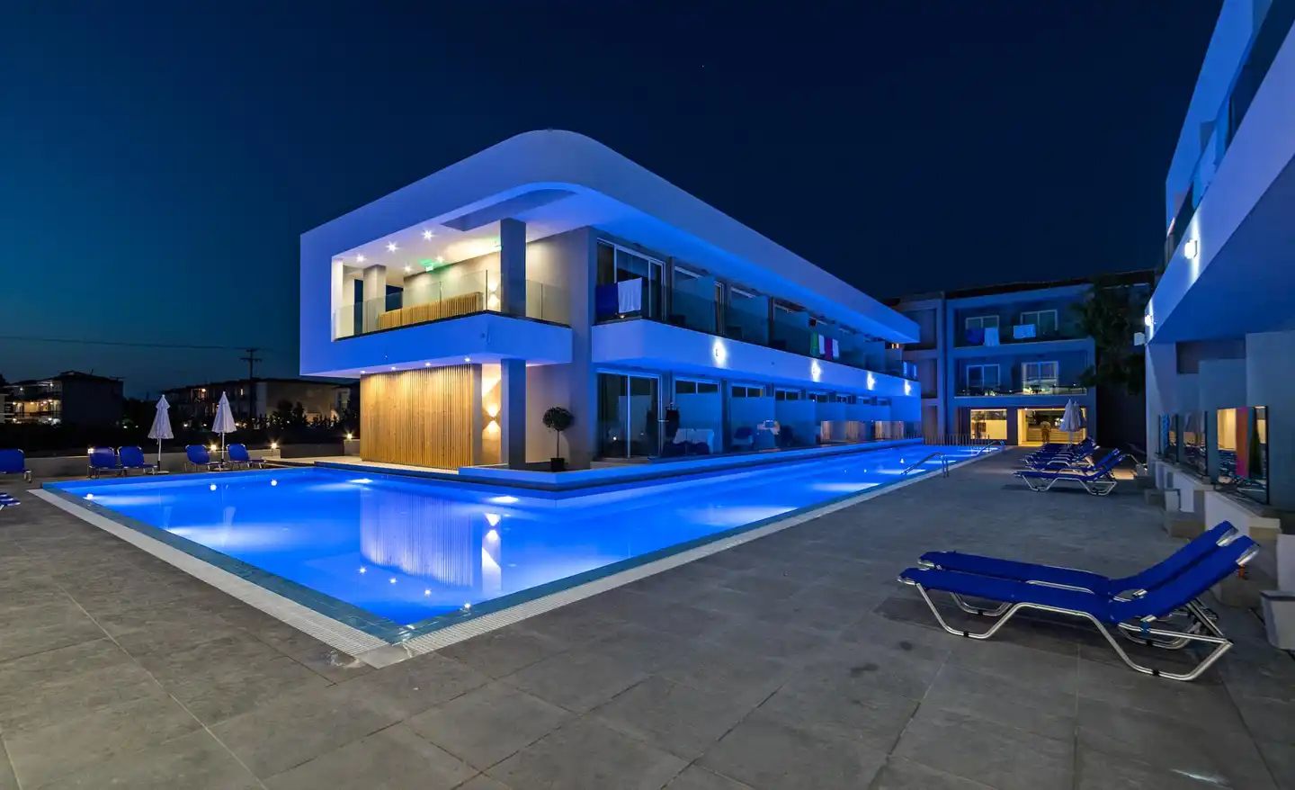 White Olive Premium Hotel Pool
