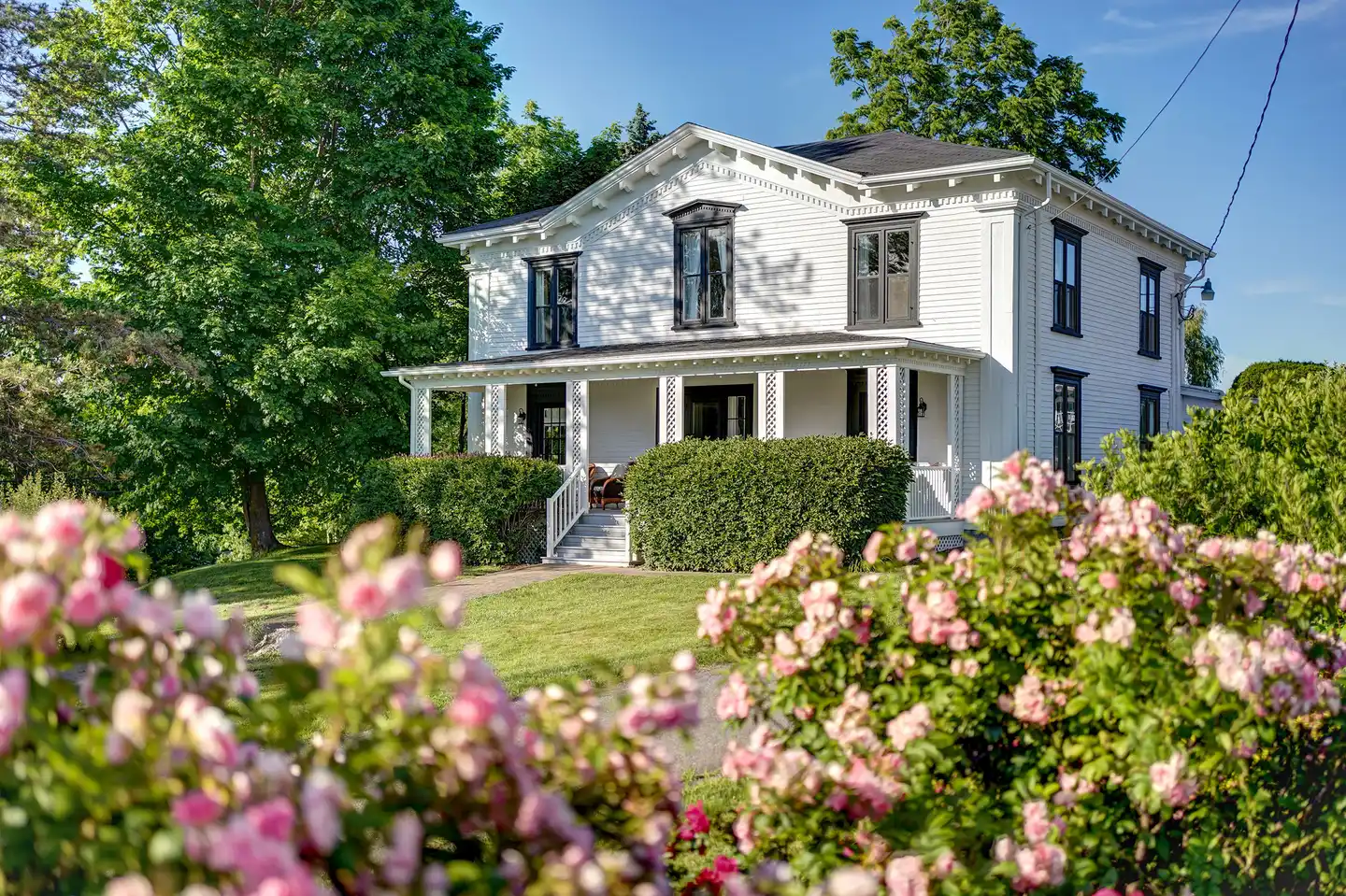 Evangeline Inn & Motel Aussenansicht