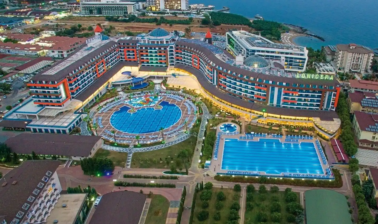 Lonicera Resort & Spa Pool