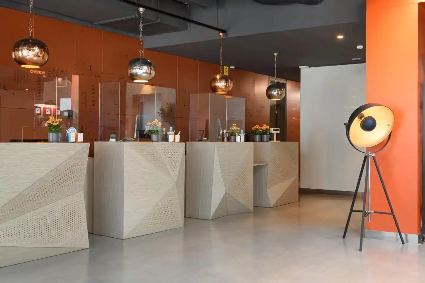 Star inn Lisbon Airport Lobby