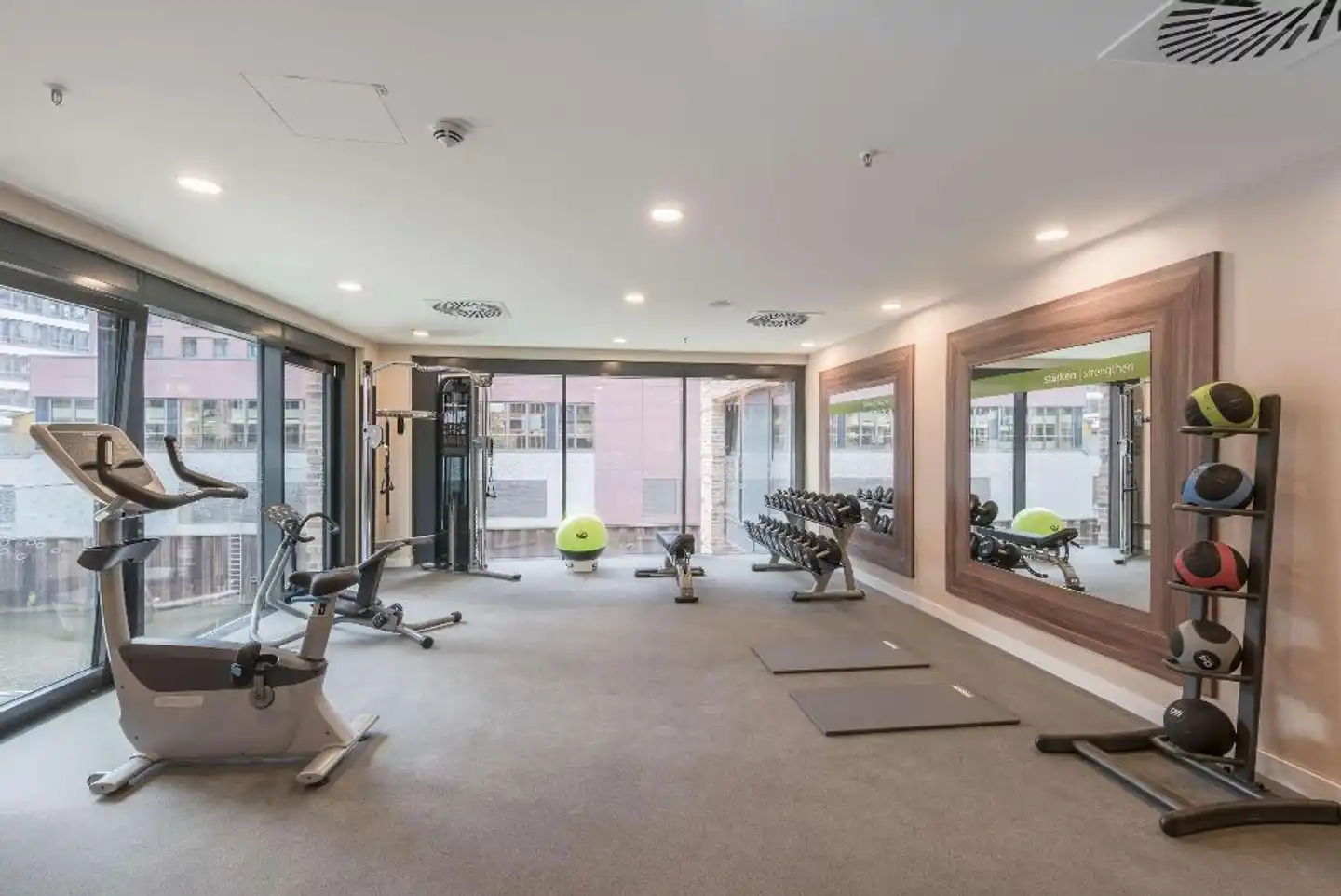 Hampton by Hilton Hamburg City Centre Sport und Entertainment