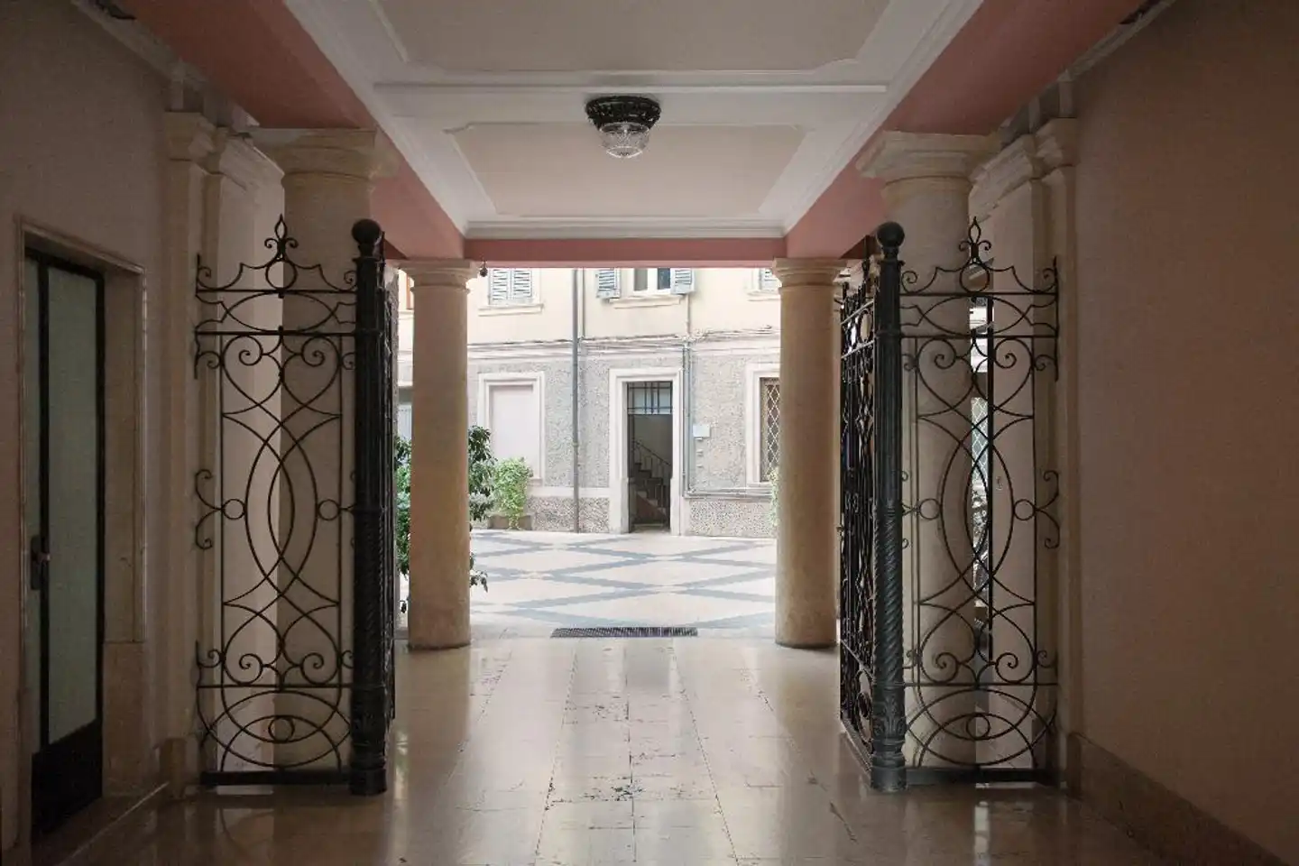 Relais Empire Lobby