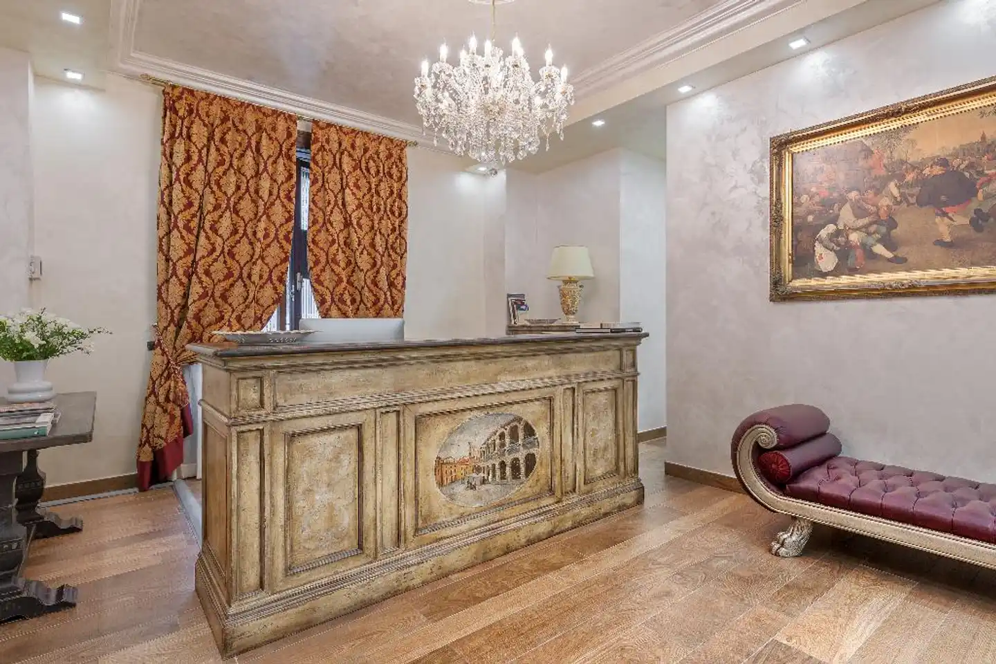 Relais Empire Lobby