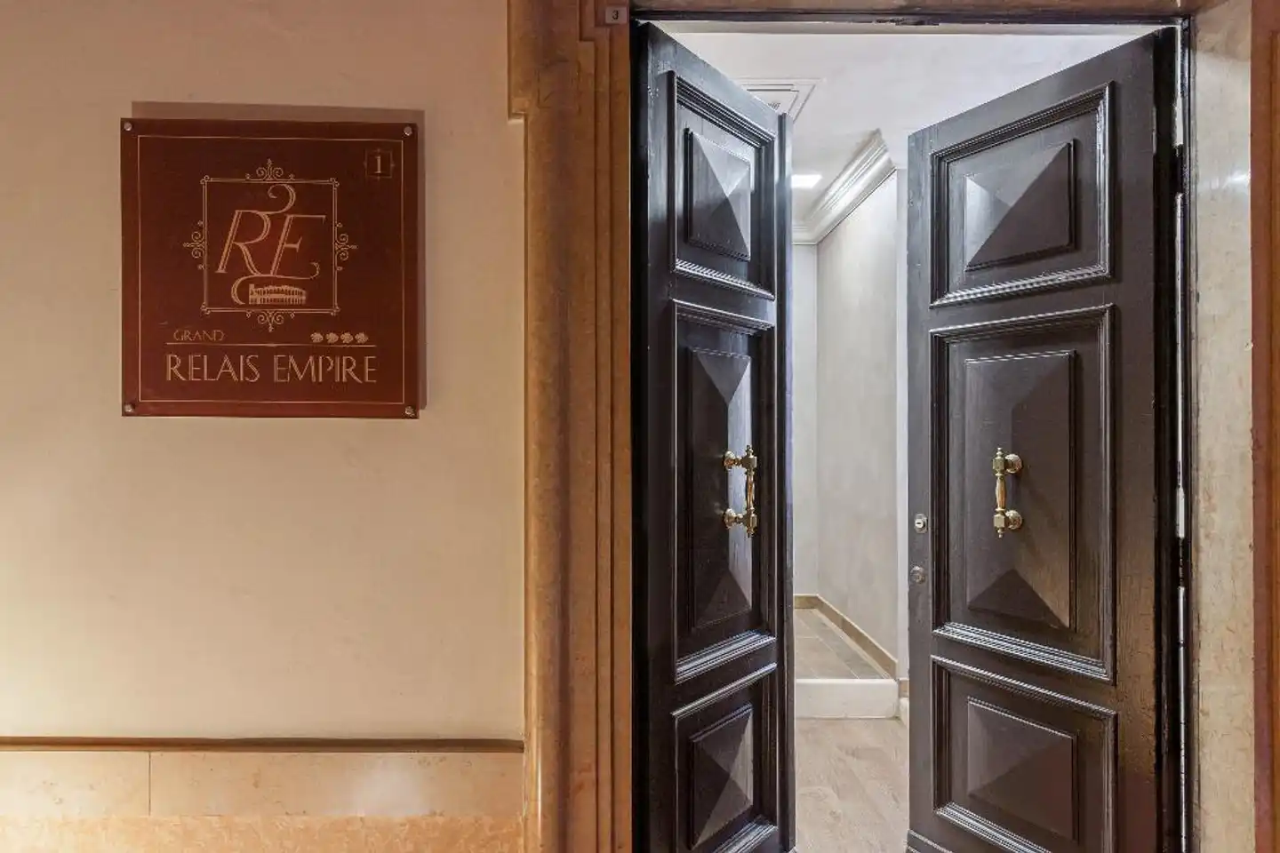 Relais Empire Wohnbeispiel