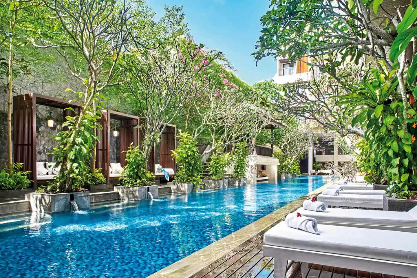 Jambuluwuk Oceano Seminyak Pool