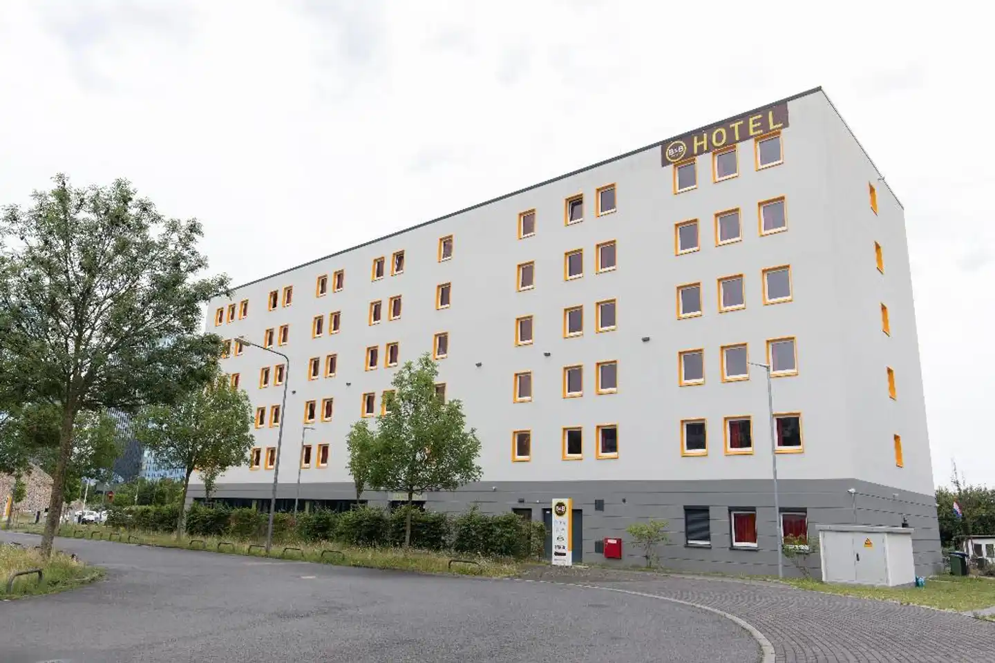 B&B Hotel Frankfurt-Airport Aussenansicht