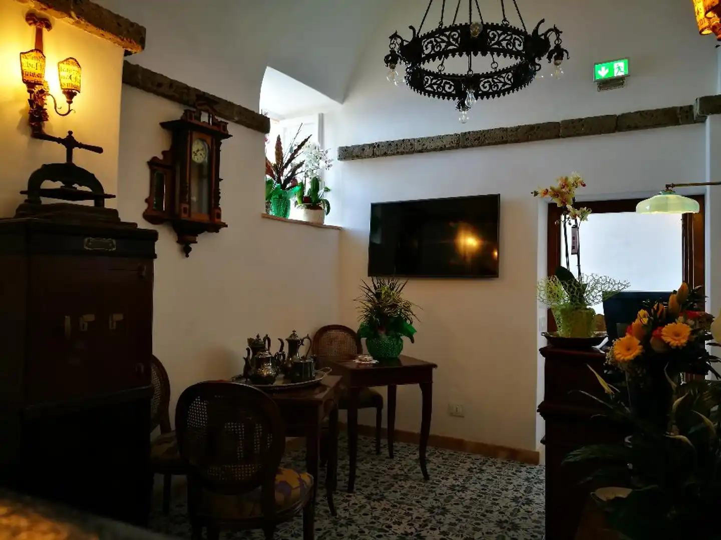 Badia di Santa Maria de'Olearia Lobby