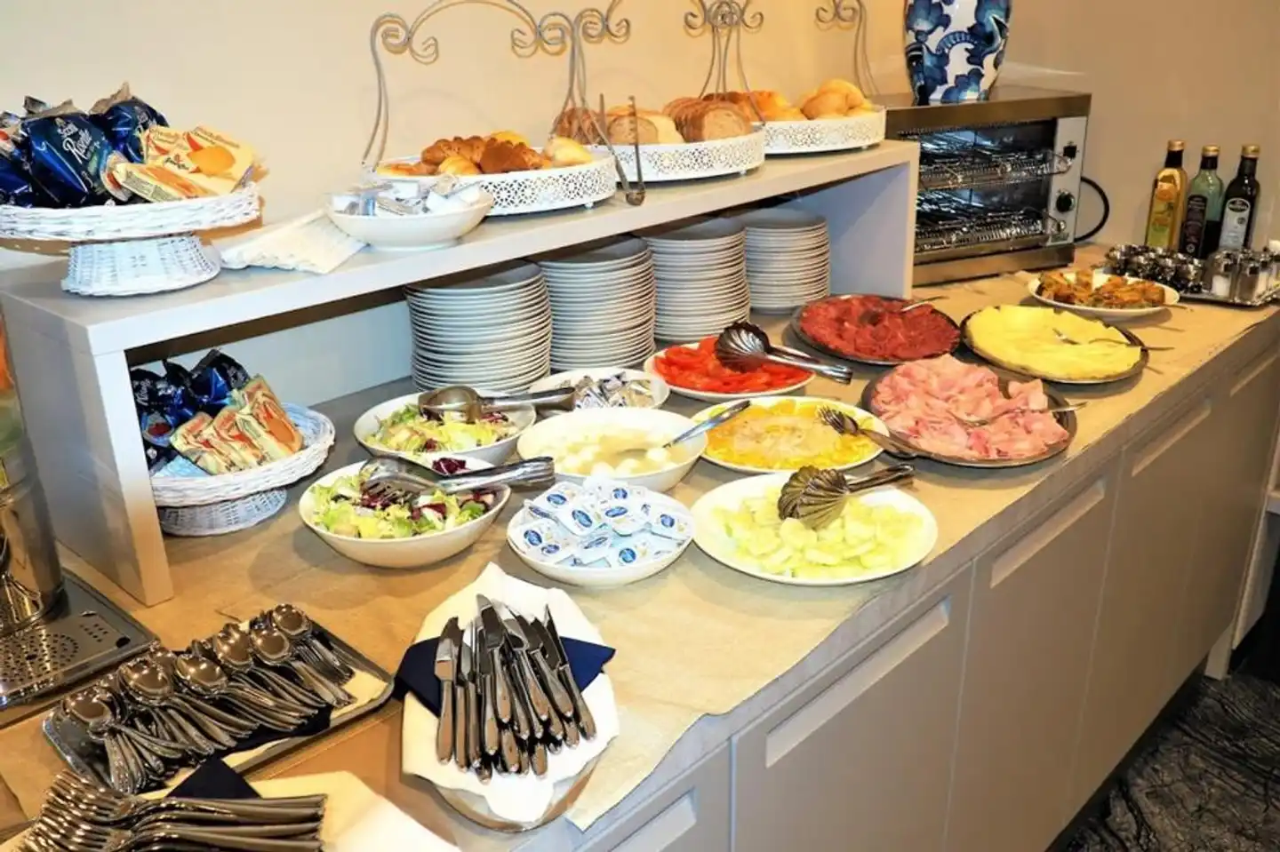 Ark Hotel Restaurant