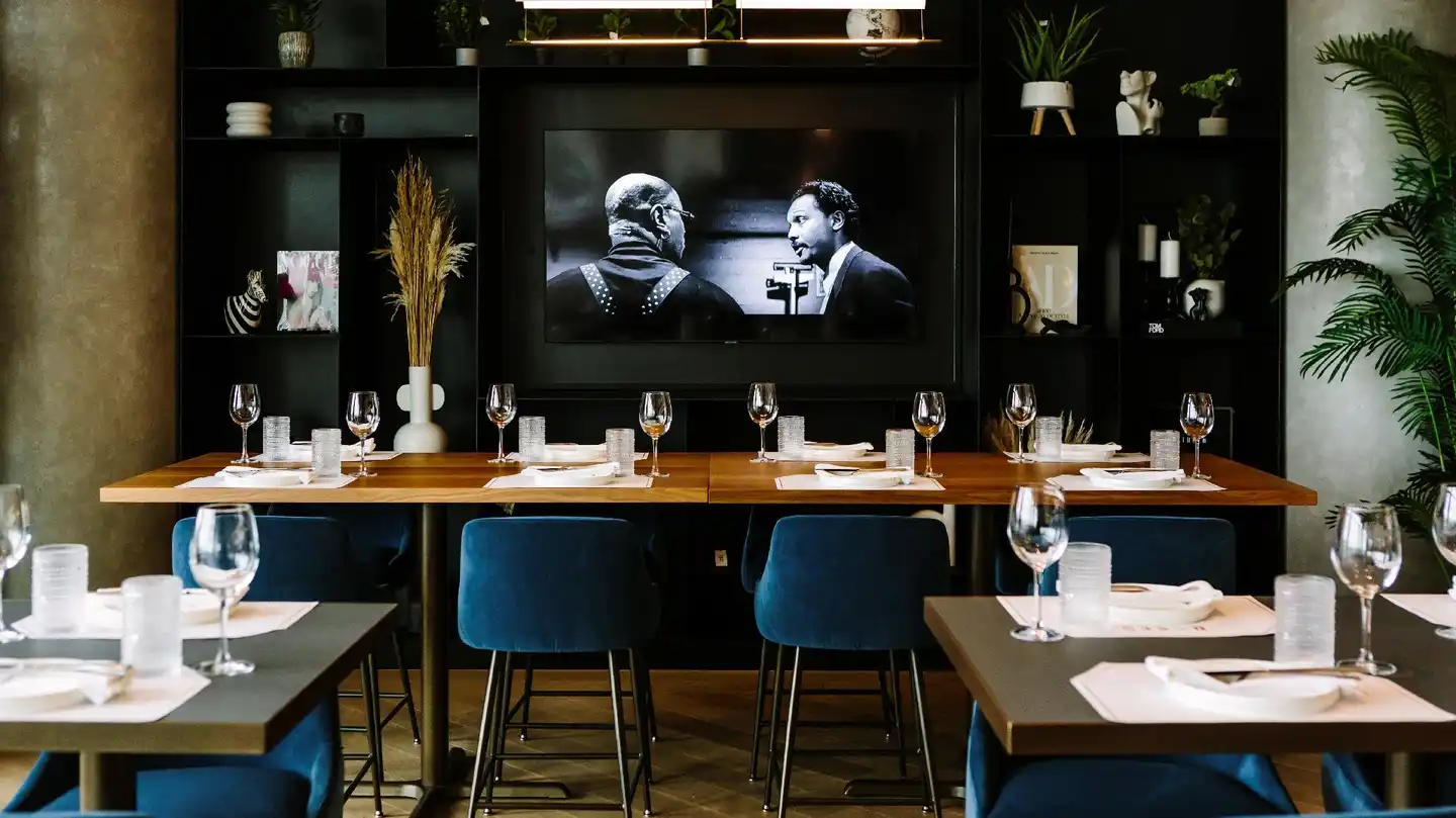 Hotel X Toronto by Library Hotel Collection Bar