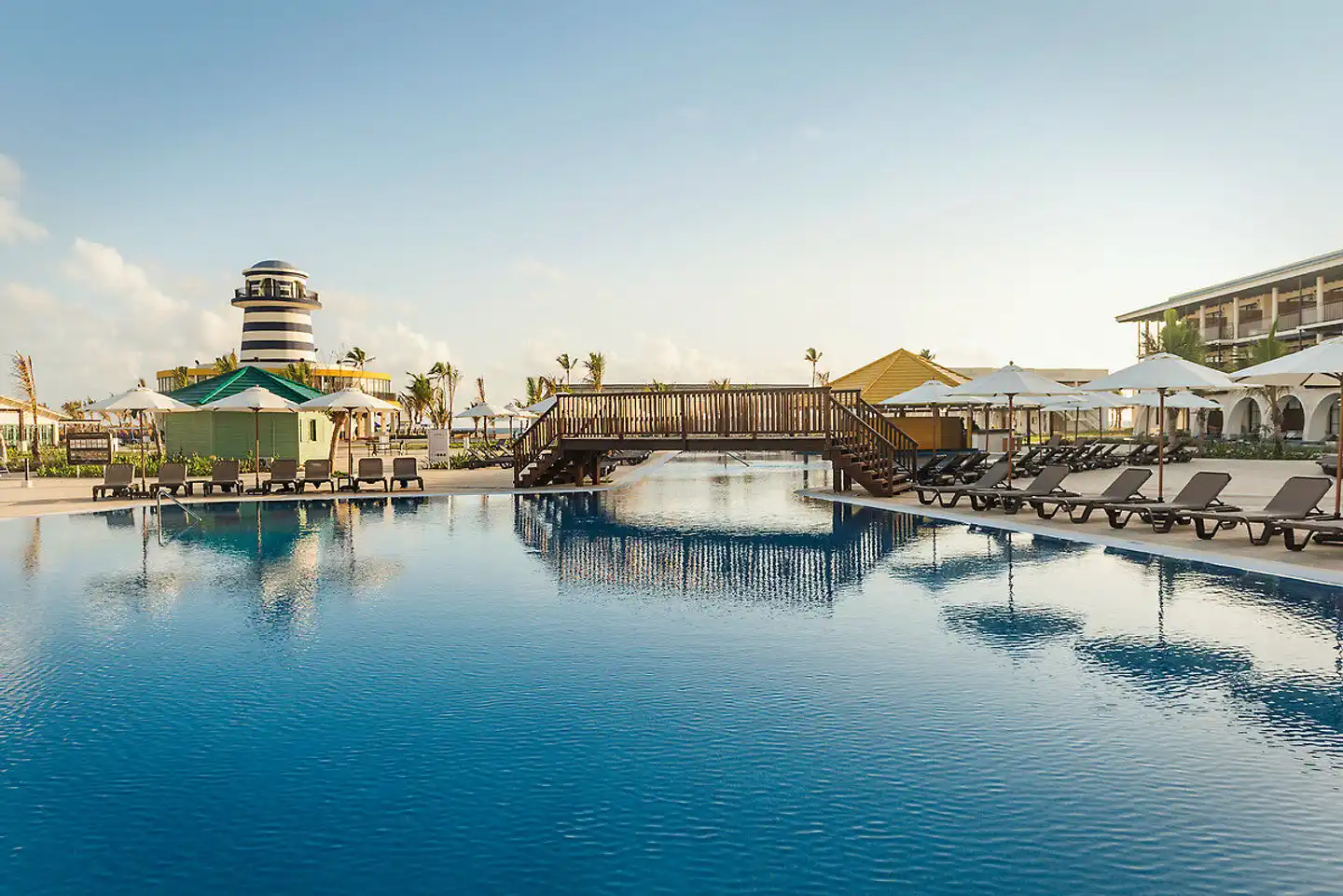 Ocean El Faro Pool