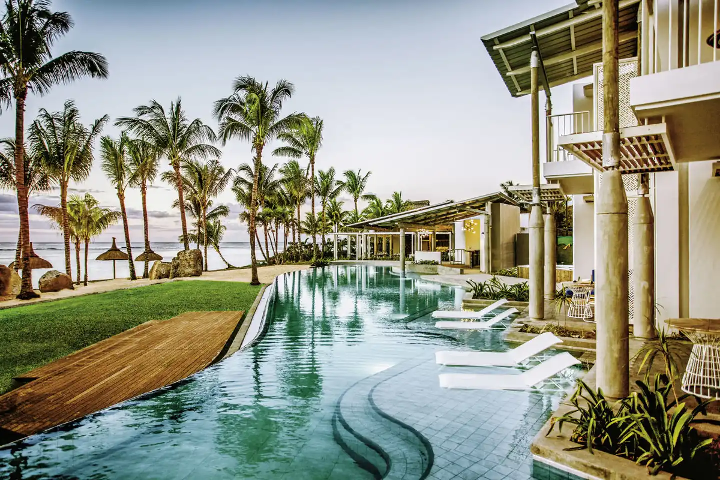 Victoria for 2 Beachcomber Resort & Spa Pool
