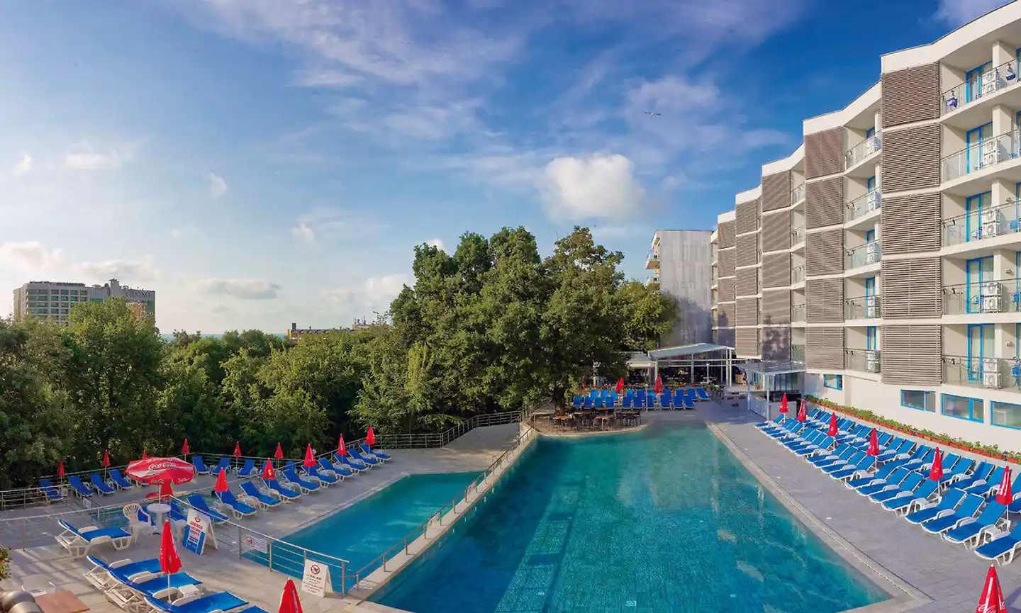 Slavey Pool