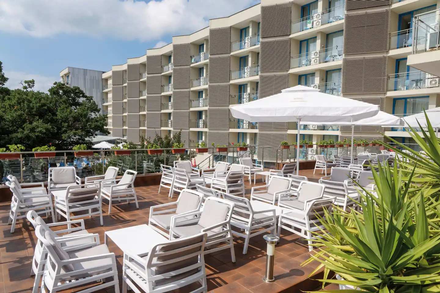 Slavey Terrasse