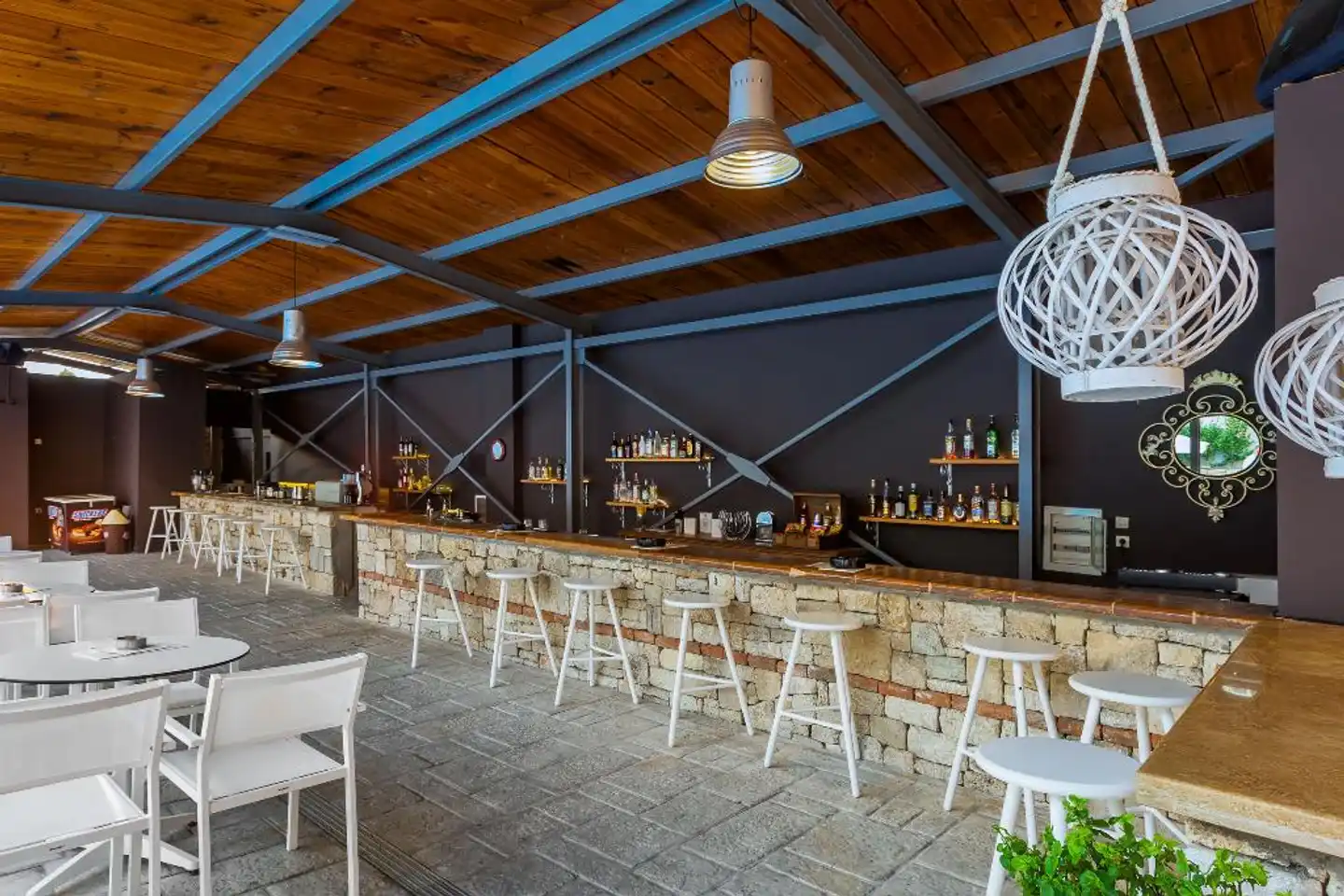 Hotel Kriopigi Bar