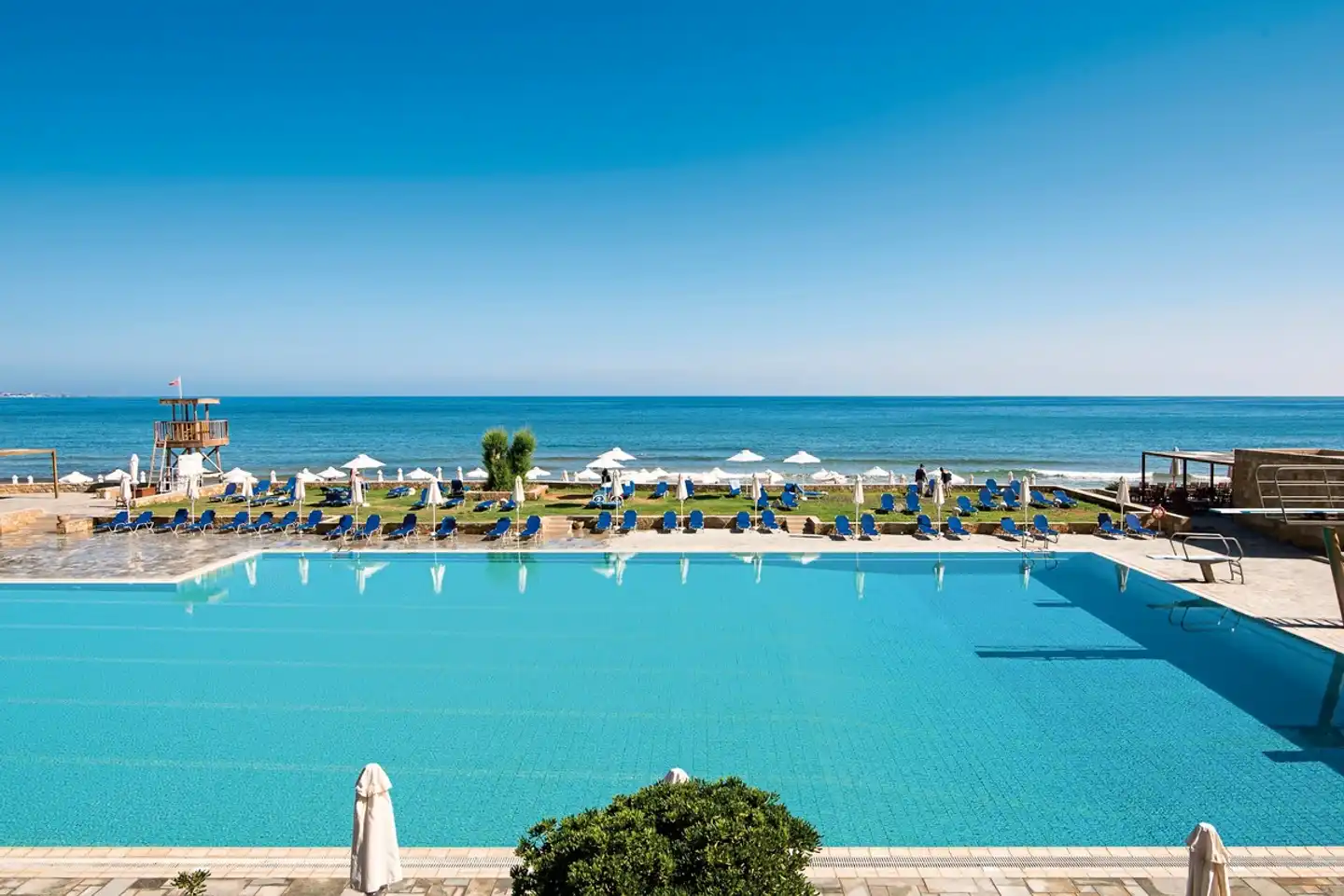 Kernos Beach Pool