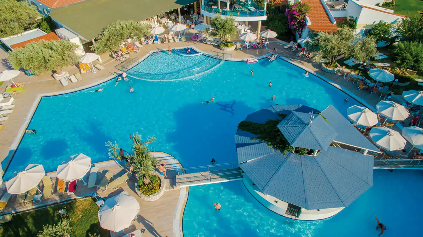 Lydia Maris Pool