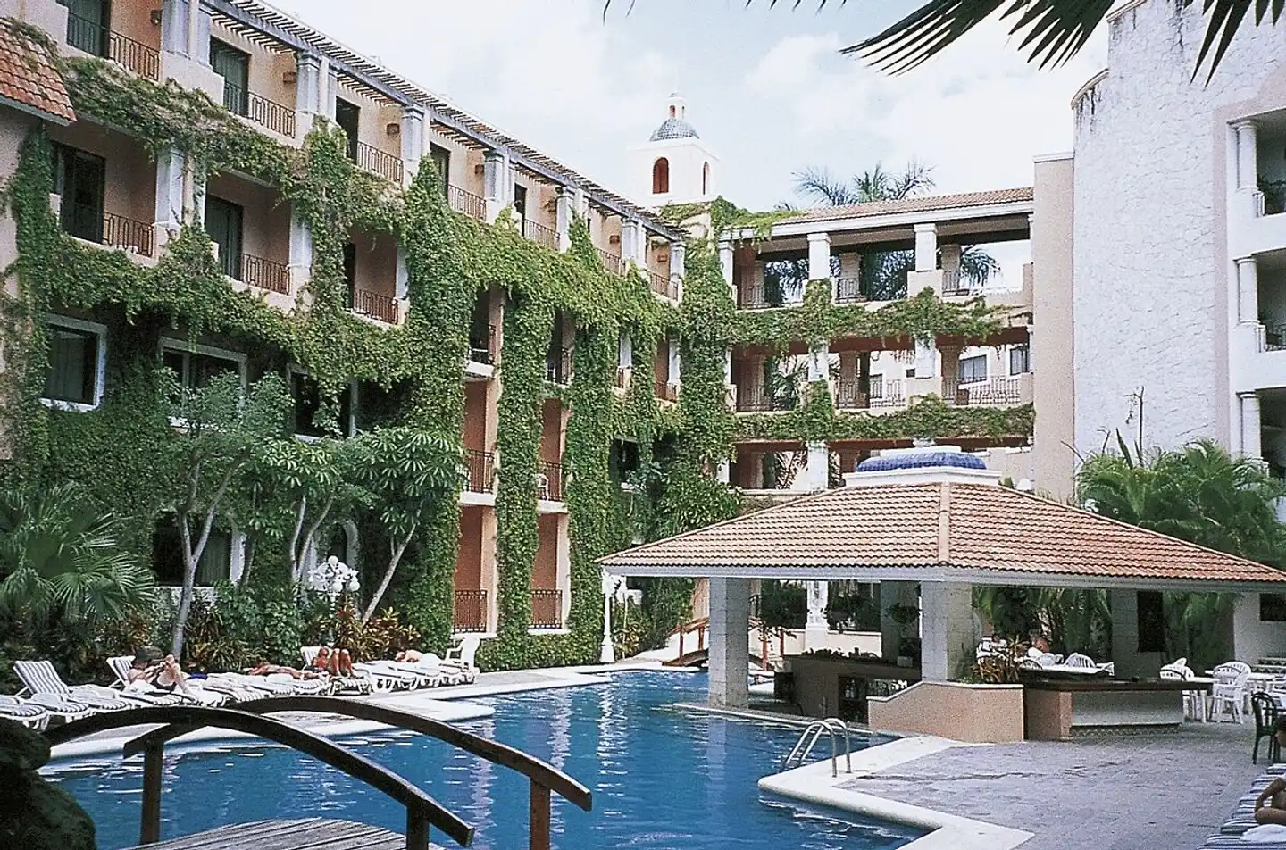 Adhara Cancun Pool