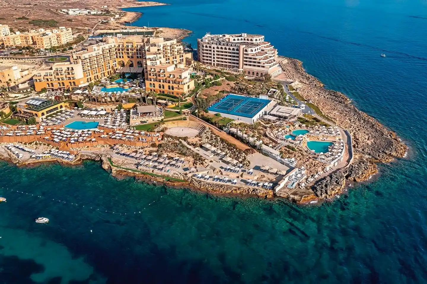 Corinthia St. George's Bay Aussenansicht