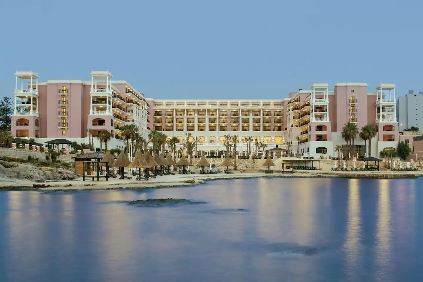 The Westin Dragonara Resort Aussenansicht