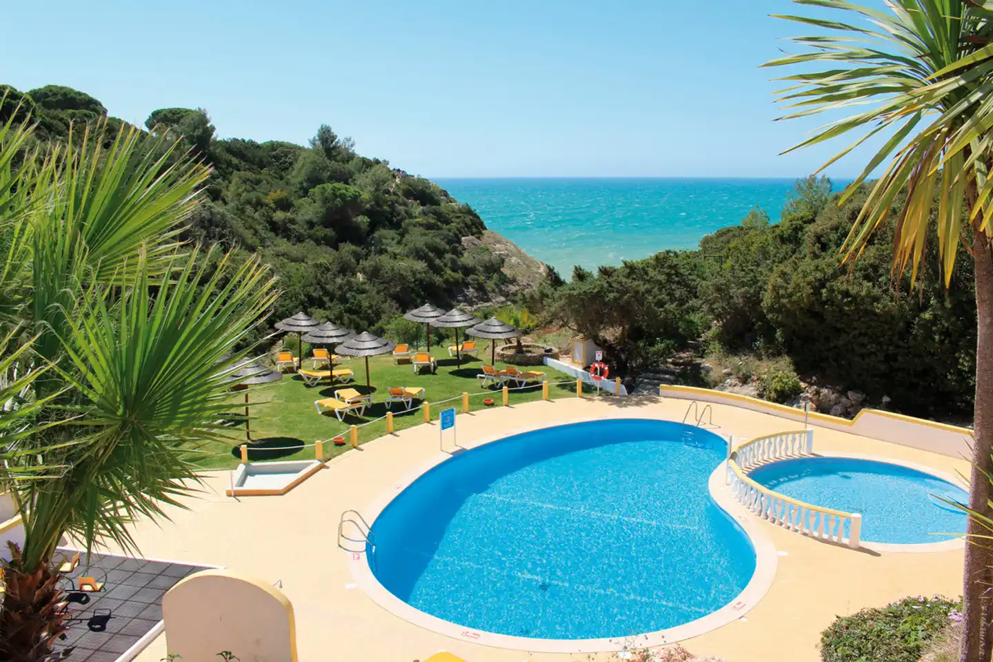 Rocha Brava Village Resort Pool