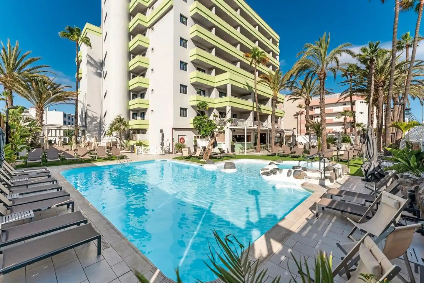 LIVVO Anamar Suites Pool