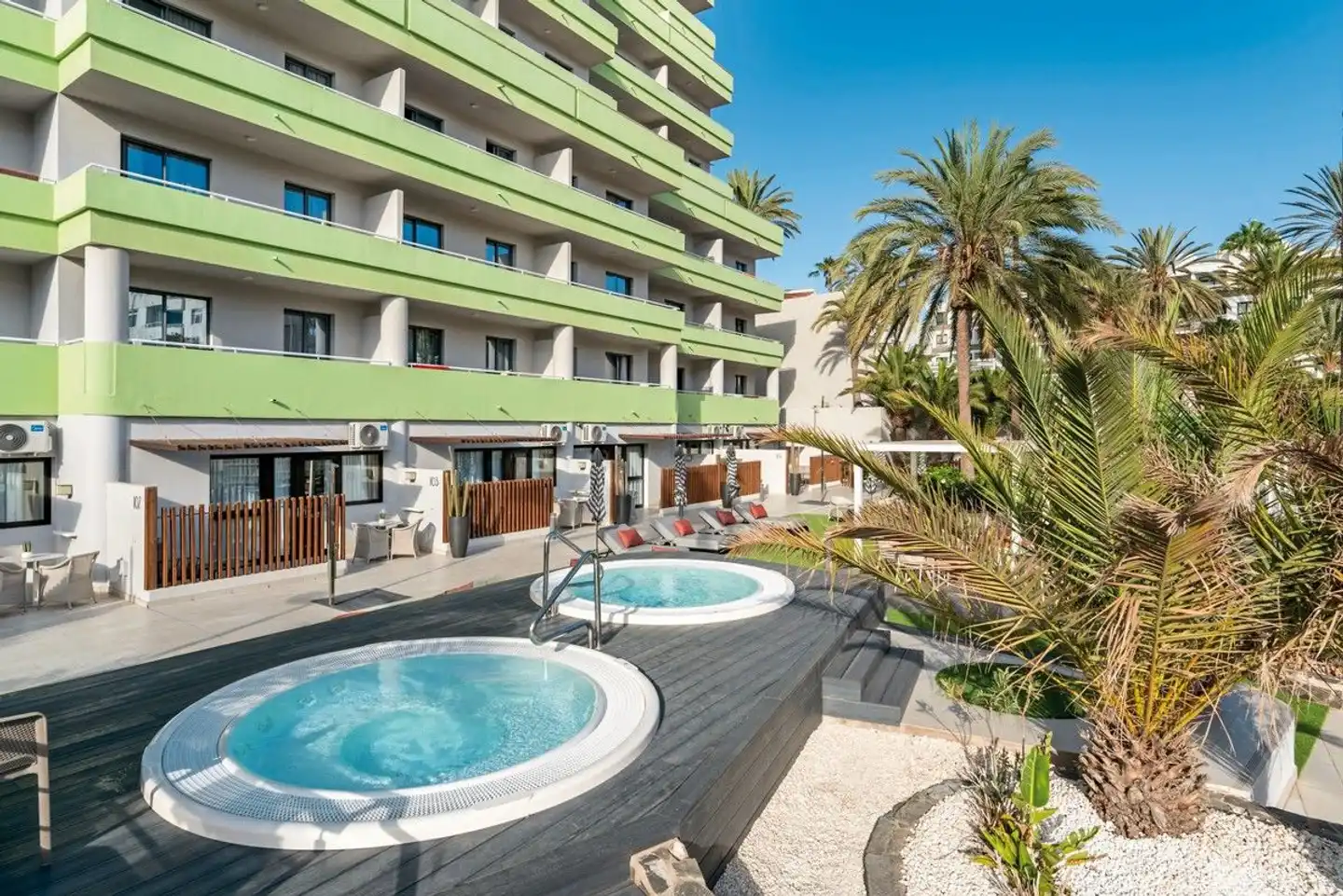 LIVVO Anamar Suites Pool