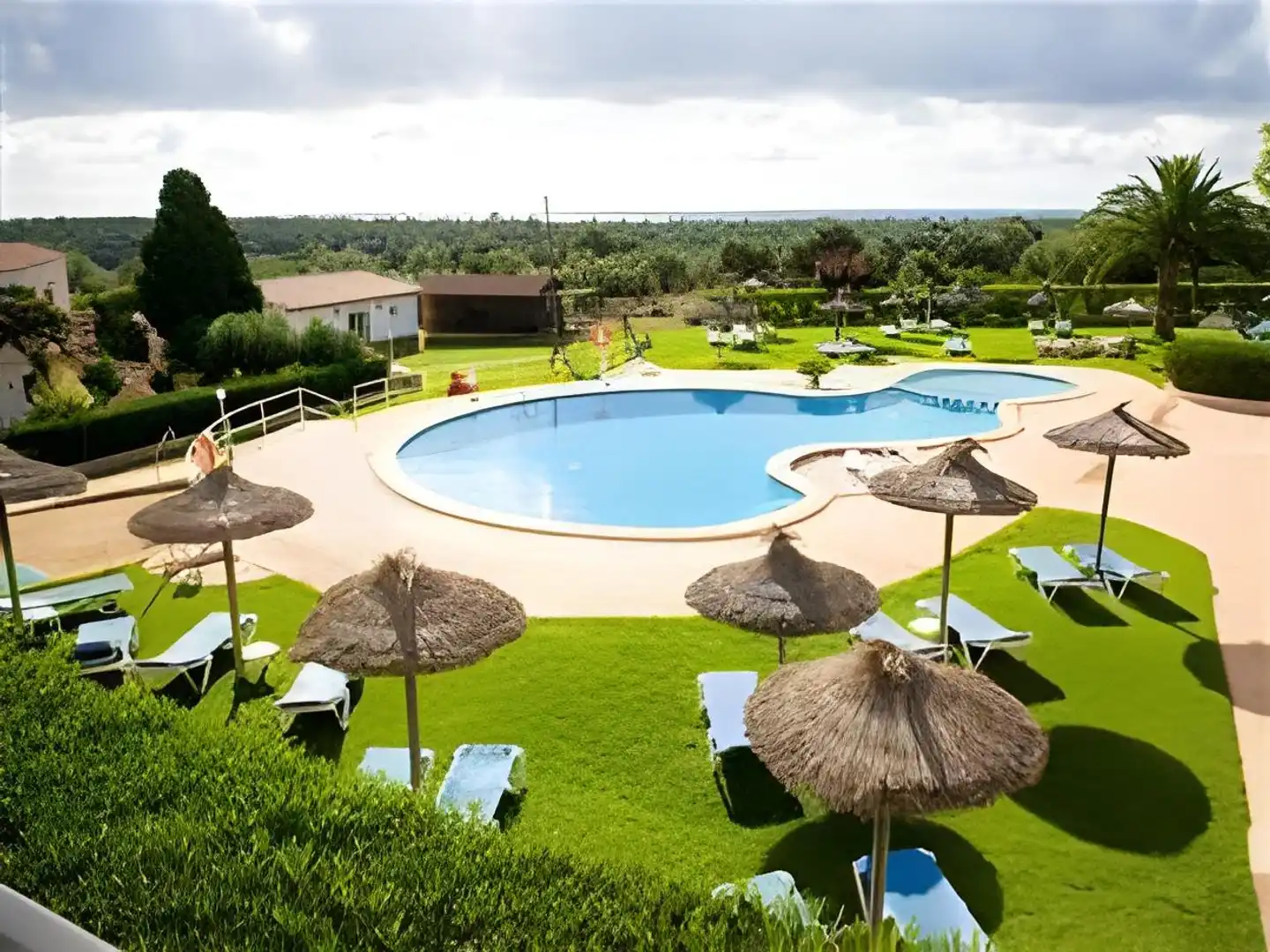 Sol Romantica Pool