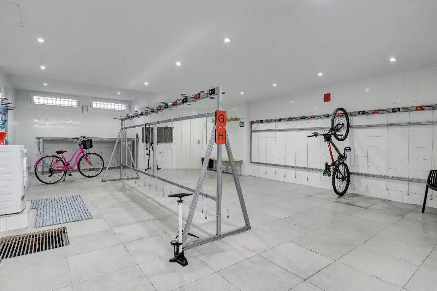 Hoposa Daina Sport und Entertainment