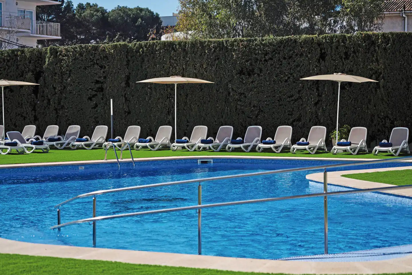 THB Maria Isabel Pool