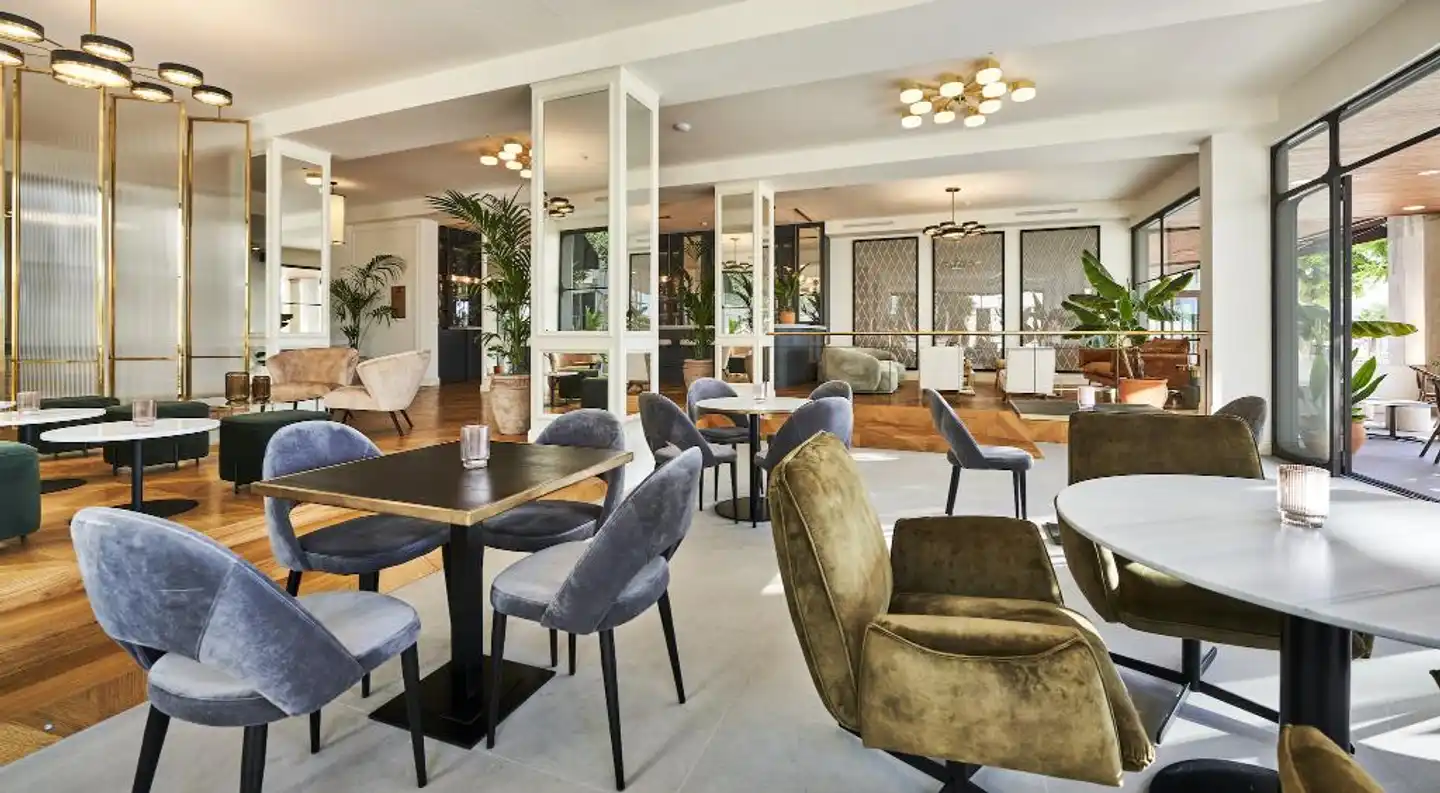 Hoposa Daina Lobby