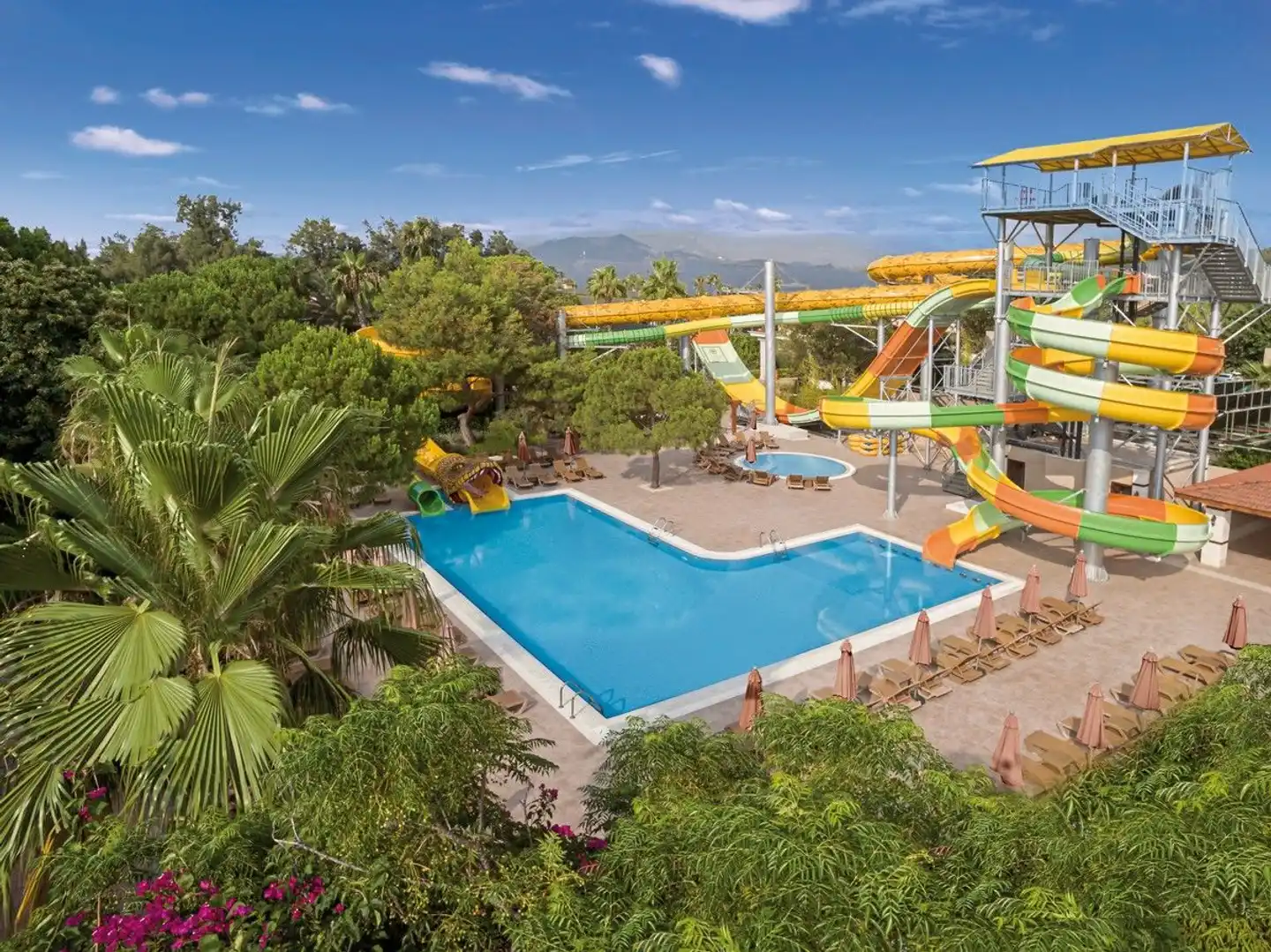 Akka Alinda Pool