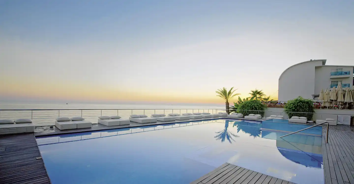 Yalihan Una Pool