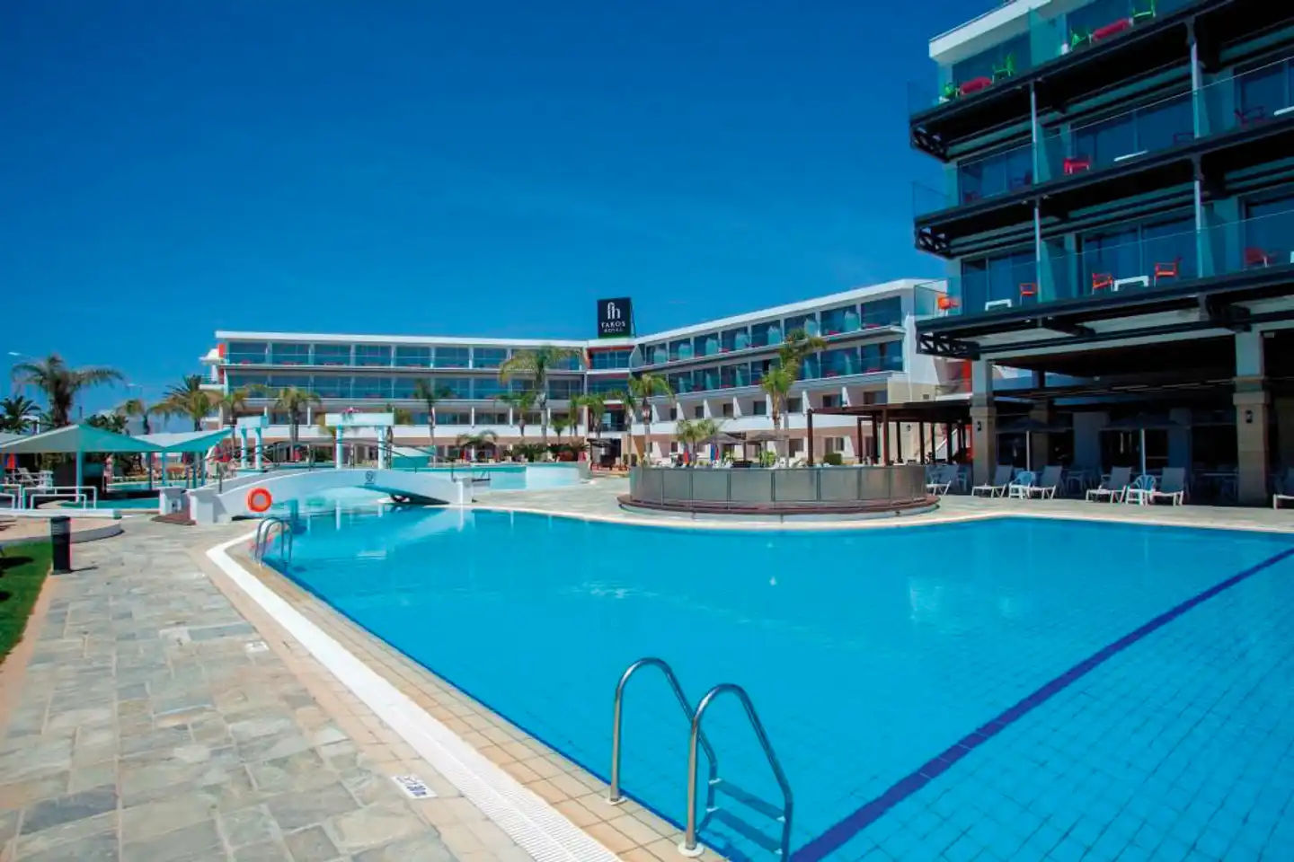 Faros Pool