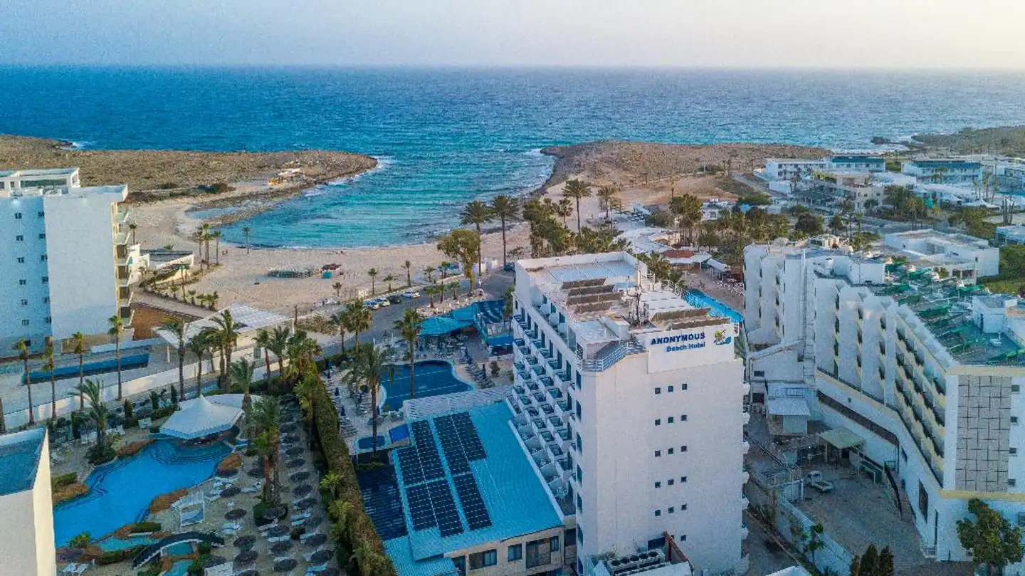 Anonymous Beach Hotel Aussenansicht