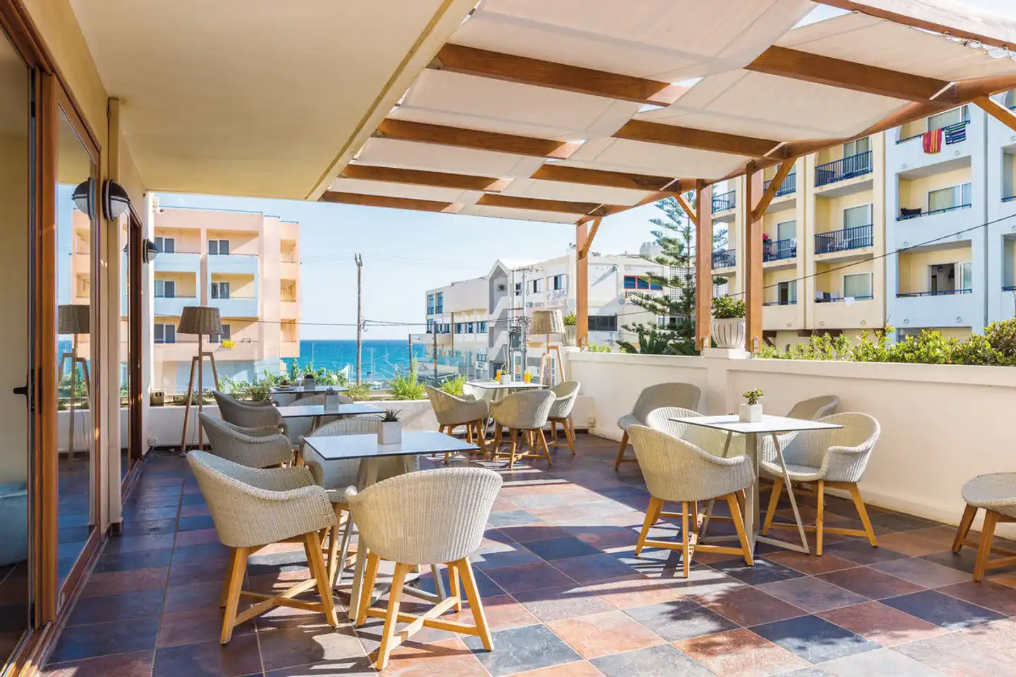 Theartemis Palace Terrasse